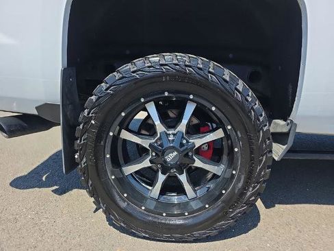 Used 2017 Chevrolet Silverado 1500 LT AWD/4WD image 11