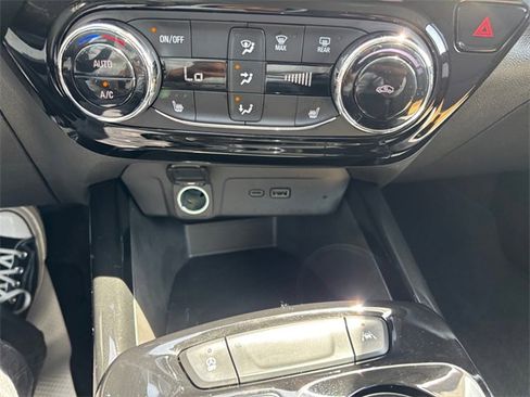 Used 2024 Chevrolet Trax LT w/ Driver Confidence Package image 19