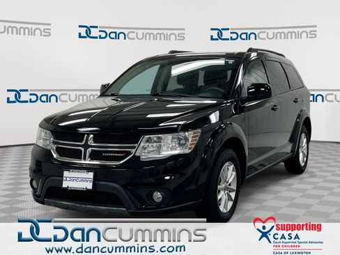Used 2017 Dodge Journey SXT w/ Comfort/Convenience Group FWD image 1
