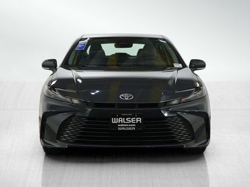 Used 2025 Toyota Camry LE image 8