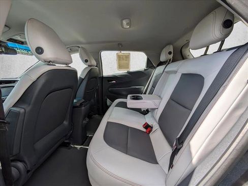 Used 2018 Chevrolet Bolt Premier w/ Driver Confidence II Package image 19