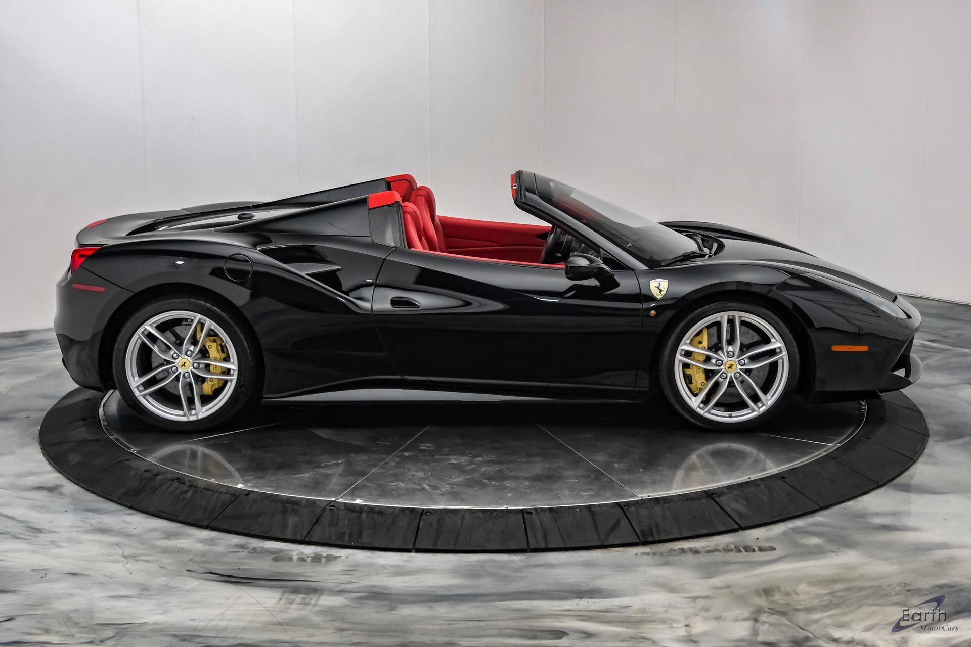 Used 2018 Ferrari 488 Spider RWD image 27