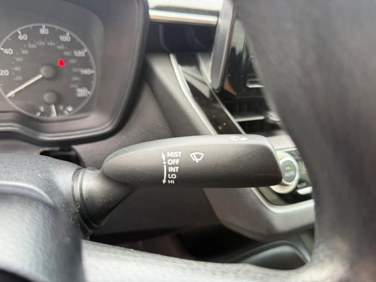 Used 2024 Toyota Corolla LE FWD image 28