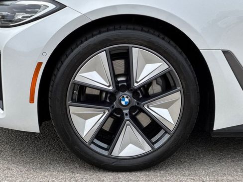 Used 2023 BMW i4 eDrive35 image 32