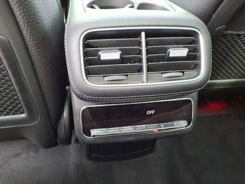 Used 2026 Mercedes-Benz GLS 450 4MATIC image 9