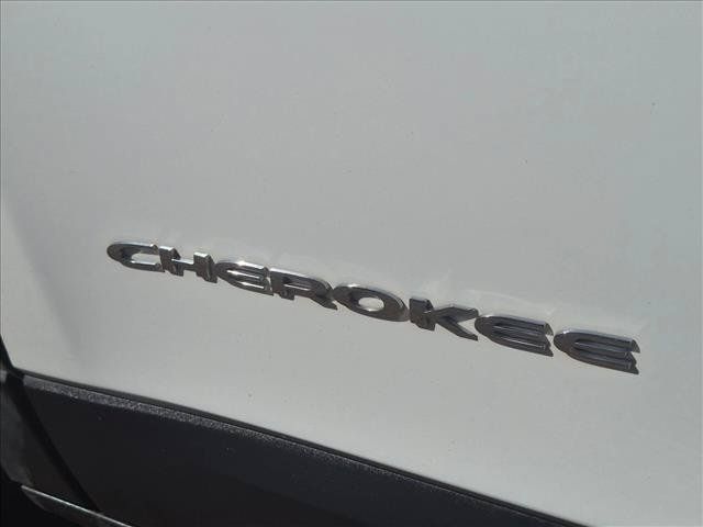 Used 2014 Jeep Cherokee Latitude FWD image 7