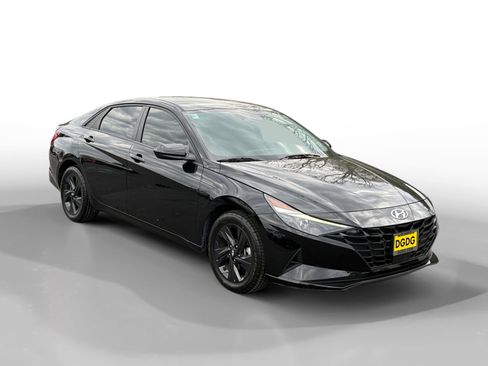 Used 2022 Hyundai Elantra SEL w/ Convenience Package image 7