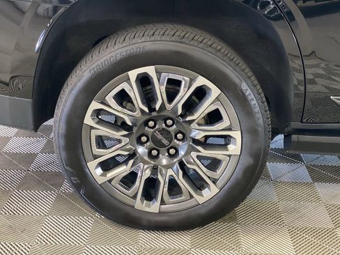 Used 2024 GMC Yukon Denali Ultimate AWD/4WD image 40