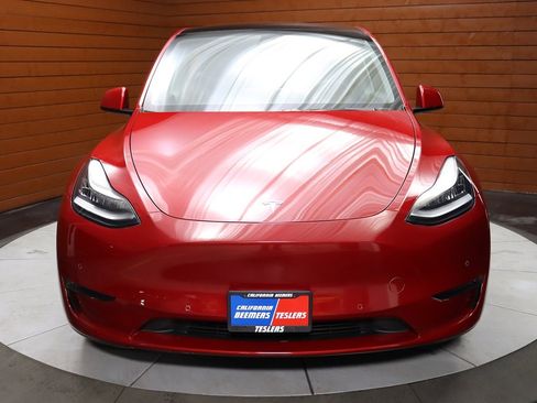 Used 2022 Tesla Model Y Long Range image 2