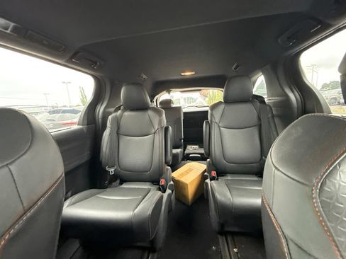 Certified 2021 Toyota Sienna XSE w/ XSE Plus Package AWD/4WD image 10