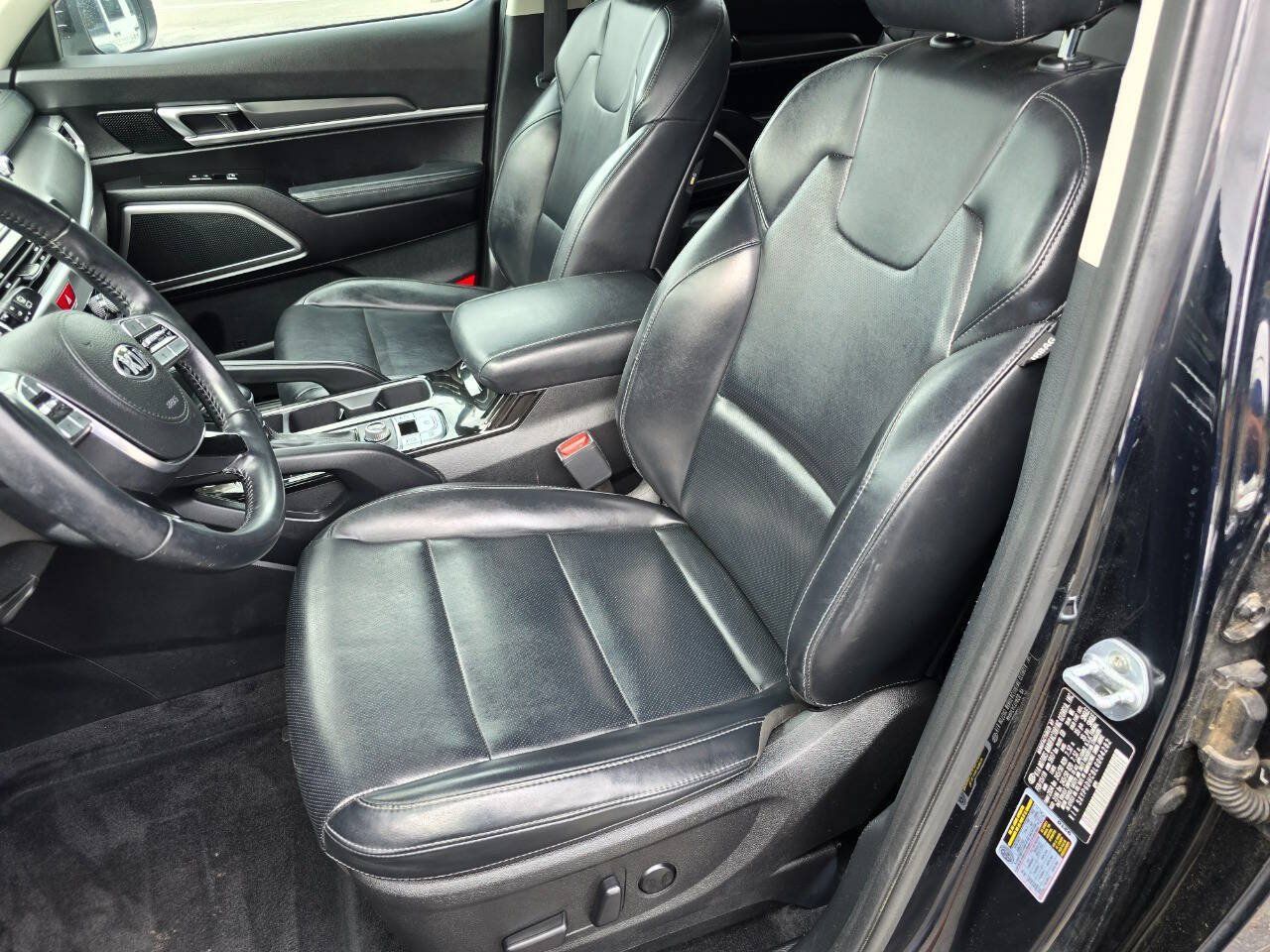 Used 2020 Kia Telluride S w/ S 8 Passenger Seating Package AWD/4WD image 11