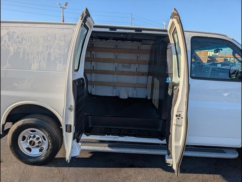 Used 2022 GMC Savana 2500 w/ Driver Convenience Package image 20
