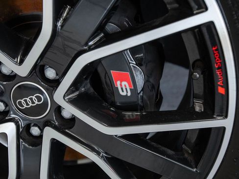 Used 2023 Audi SQ5 Premium Plus w/ Premium Plus Package image 11