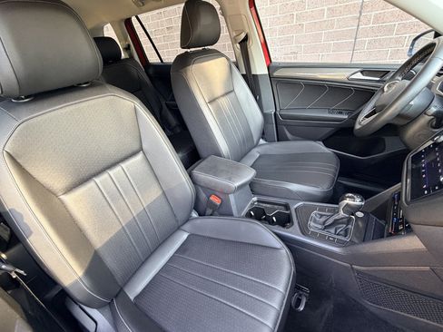 Used 2023 Volkswagen Tiguan SE FWD image 17