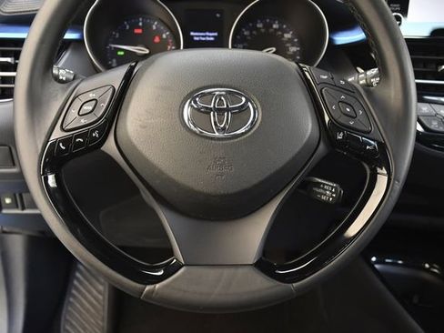 Used 2019 Toyota C-HR XLE FWD image 7