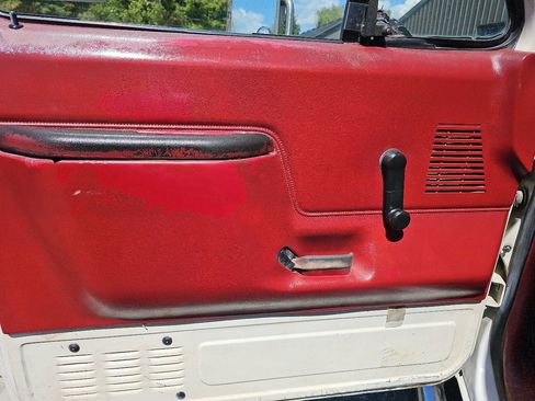 Used 1989 Ford F450 2WD Regular Cab Super Duty image 9