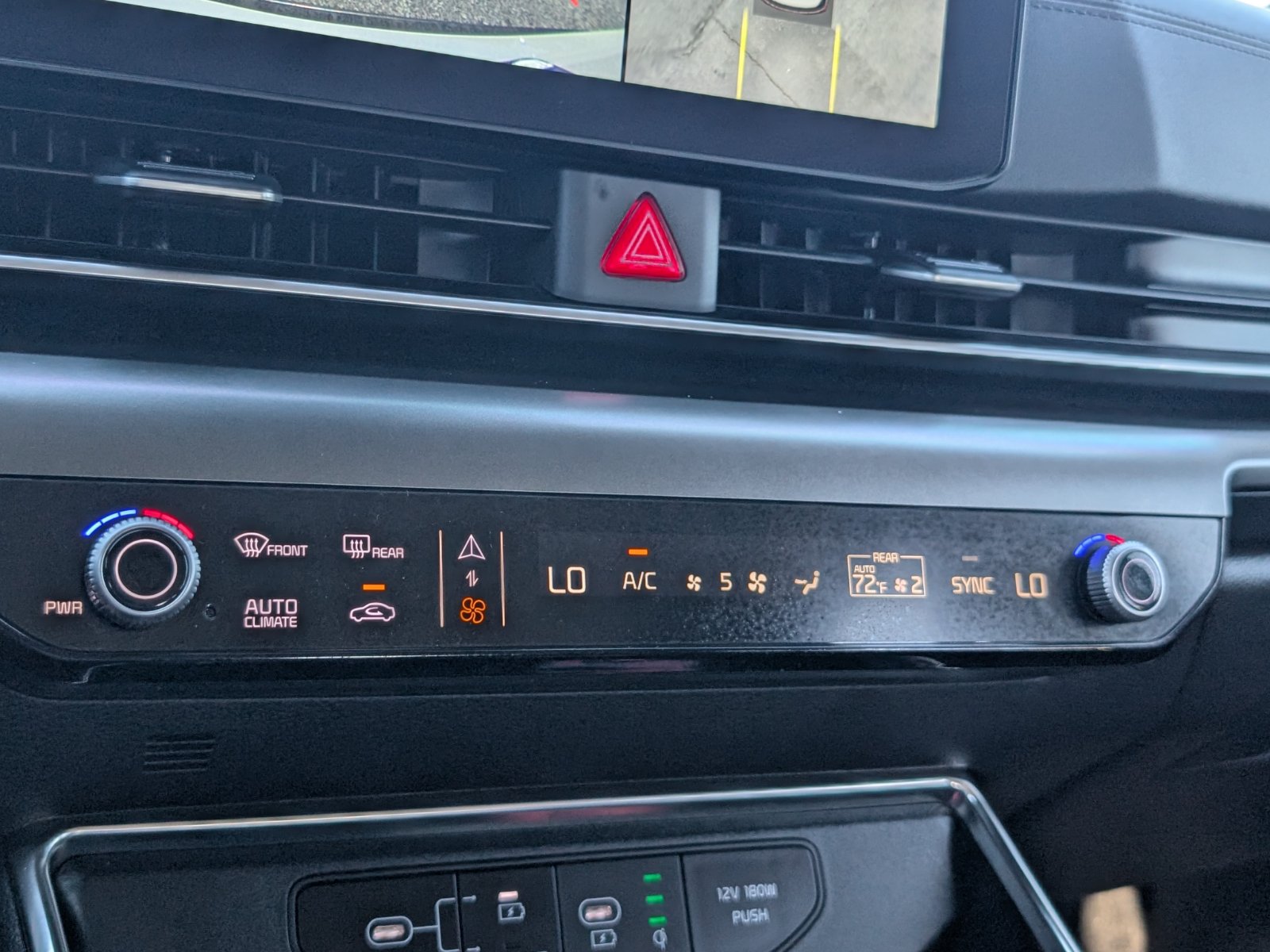Used 2026 Kia Carnival SX w/ SX Dark Edition Package FWD image 16