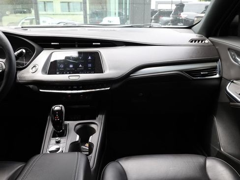 Used 2022 Cadillac XT4 Premium Luxury w/ Cold Weather Package FWD image 25