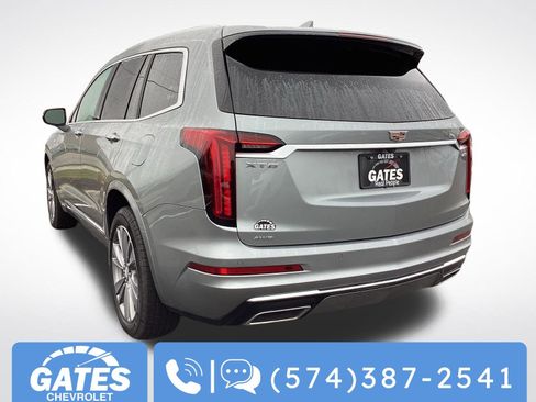 Used 2025 Cadillac XT6 Premium Luxury image 9