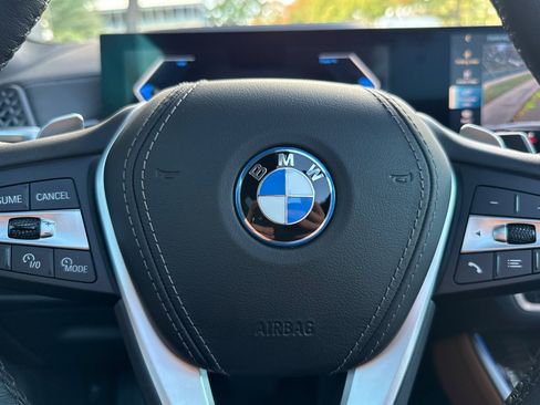 Certified 2024 BMW X5 xDrive50e w/ Premium Package image 28