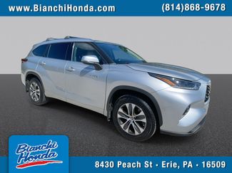 Used 2021 Toyota Highlander XLE AWD/4WD video 1