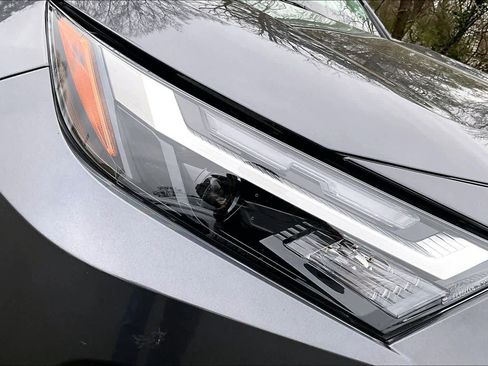 Certified 2025 Toyota RAV4 LE image 28