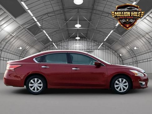 Used 2014 Nissan Altima 2.5 S FWD image 7