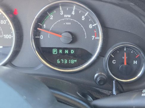 Used 2015 Jeep Wrangler Unlimited Sport w/ Connectivity Group image 11