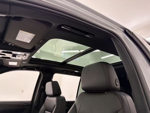 Used 2022 Chevrolet Tahoe Z71 w/ Luxury Package AWD/4WD image 25