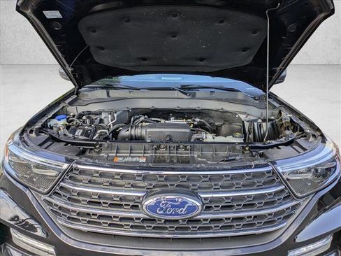 Used 2022 Ford Explorer XLT w/ Equipment Group 202A image 24