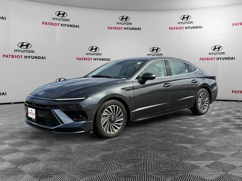 Certified 2025 Hyundai Sonata Limited FWD image 7