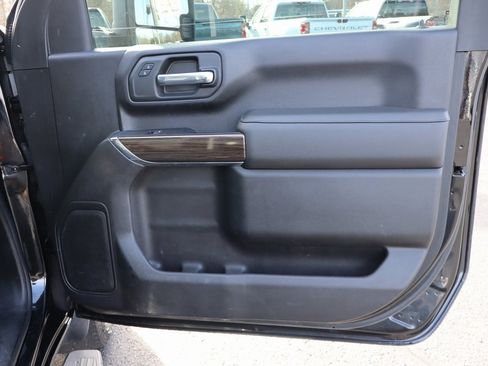 Used 2022 Chevrolet Silverado 3500 LT w/ Convenience Package image 16