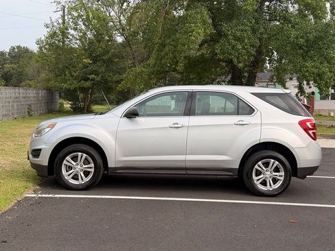 Used 2016 Chevrolet Equinox LS FWD image 3