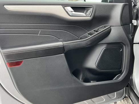 Certified 2021 Ford Escape SE w/ SE Sport Appearance Package image 13