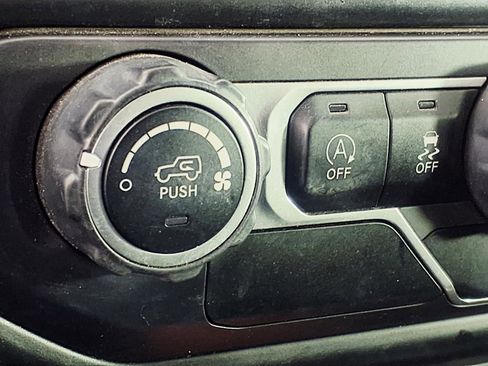 Used 2020 Jeep Wrangler Unlimited Sport S image 21