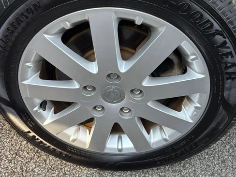 Used 2014 Chrysler Town & Country Touring FWD image 27