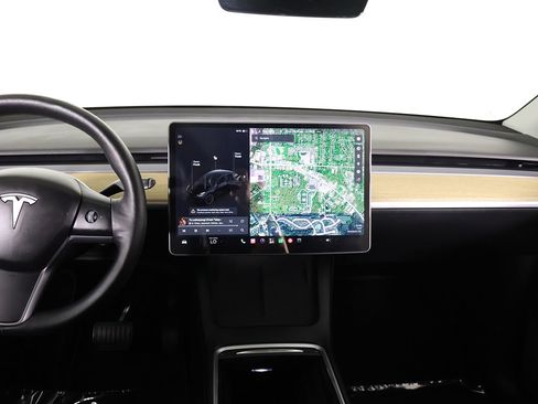 Used 2022 Tesla Model Y Long Range AWD/4WD image 39