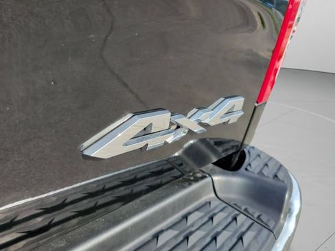 Used 2024 RAM 2500 Big Horn AWD/4WD image 34