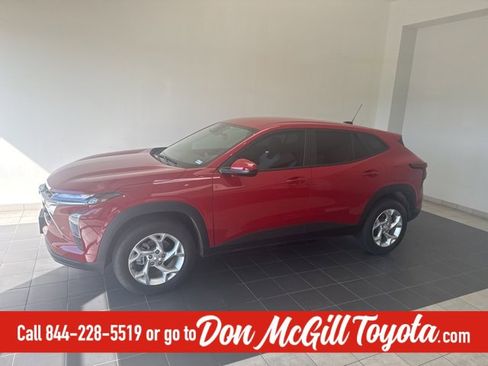 Used 2026 Chevrolet Trax LS w/ LS Convenience Package image 1