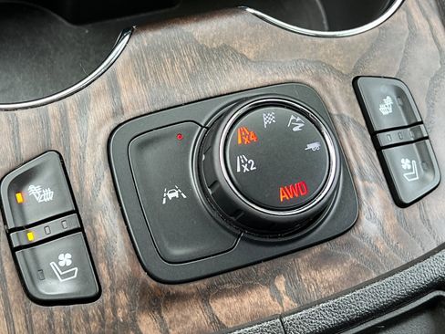 Used 2021 GMC Acadia Denali w/ Denali Ultimate Package image 32