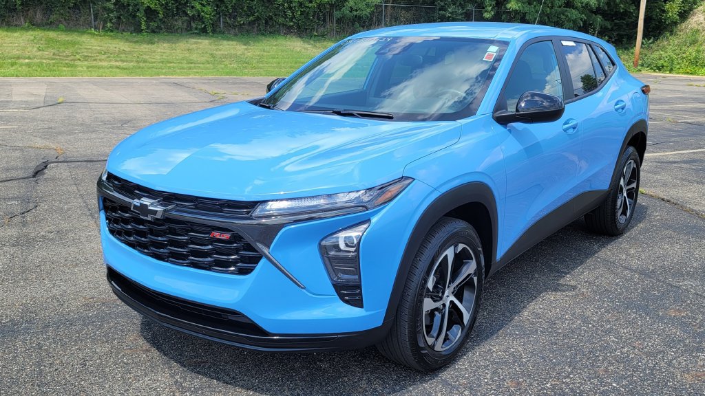 Used 2024 Chevrolet Trax RS w/ Driver Confidence Package FWD image 3