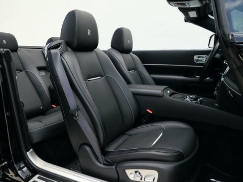 Used 2019 Rolls-Royce Dawn image 23