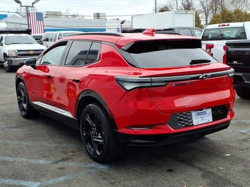 Used 2024 Chevrolet Equinox EV RS image 4