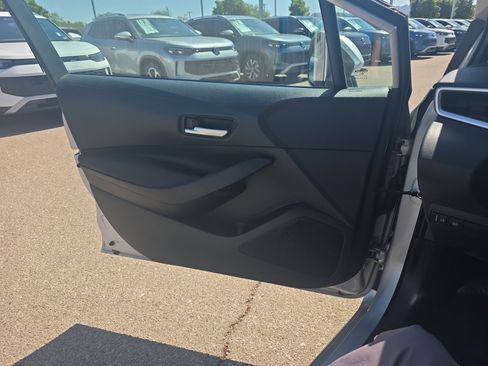 Used 2021 Toyota Corolla LE FWD image 13