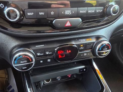 Used 2022 Kia Soul Turbo FWD image 13