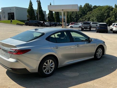 Used 2025 Toyota Camry LE FWD image 3