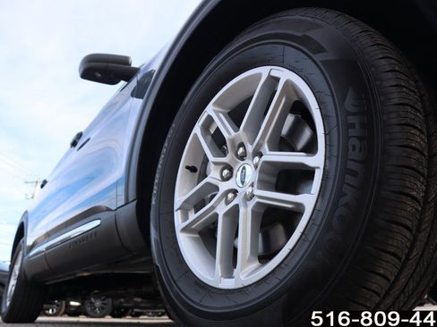 Used 2025 Ford Explorer Active image 10