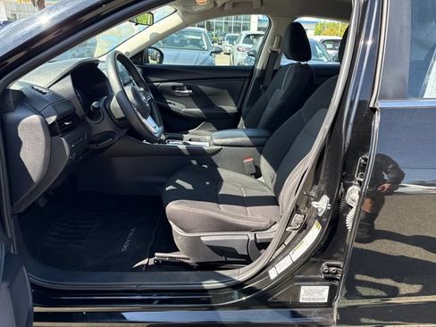 Used 2024 Nissan Sentra SV FWD image 15