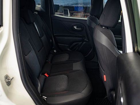 Used 2022 Jeep Renegade Trailhawk image 34