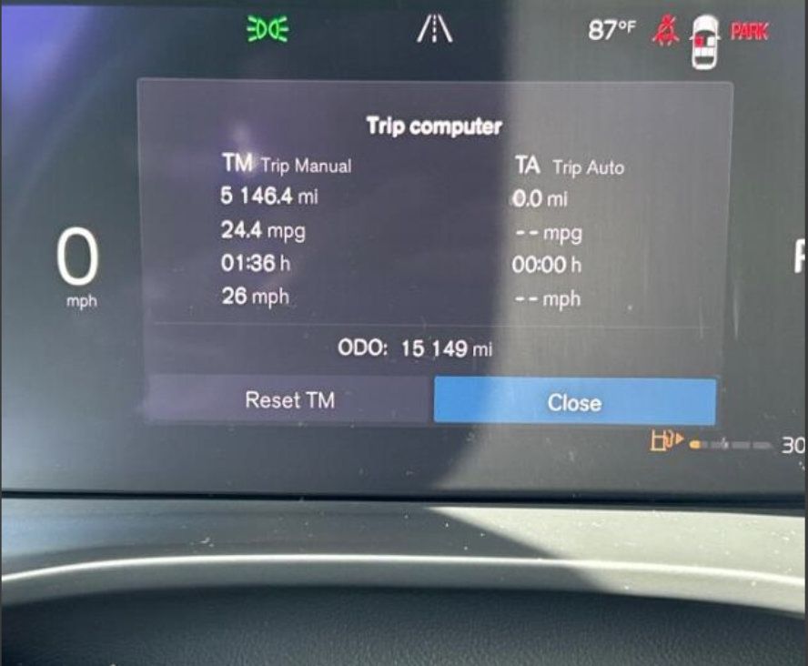 Used 2024 Volvo XC40 B5 Plus w/ Protection Package Premier AWD/4WD image 6
